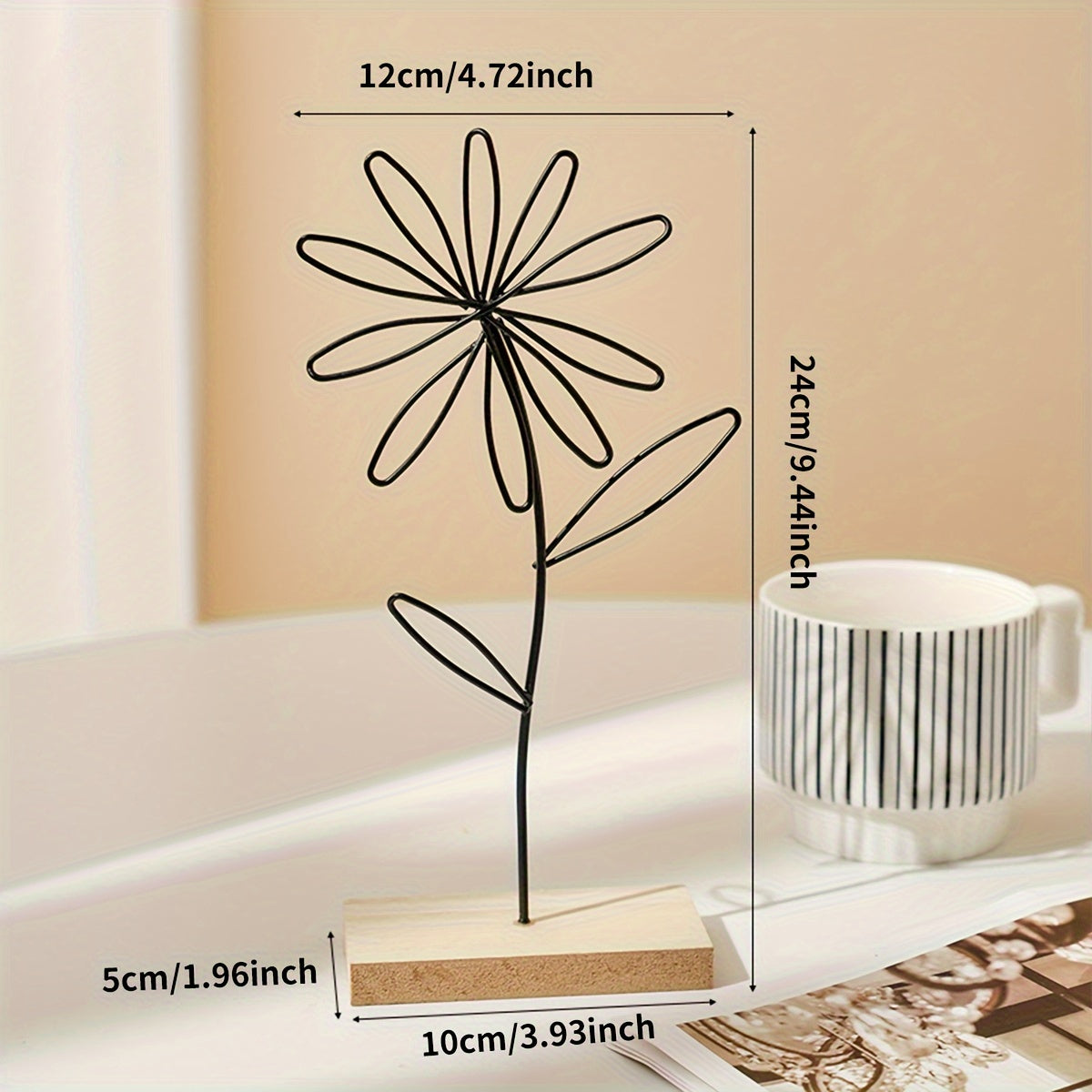 זוג פסלי פרחים מינימליסטיים – קווי מתכת שחורים על בסיס עץ