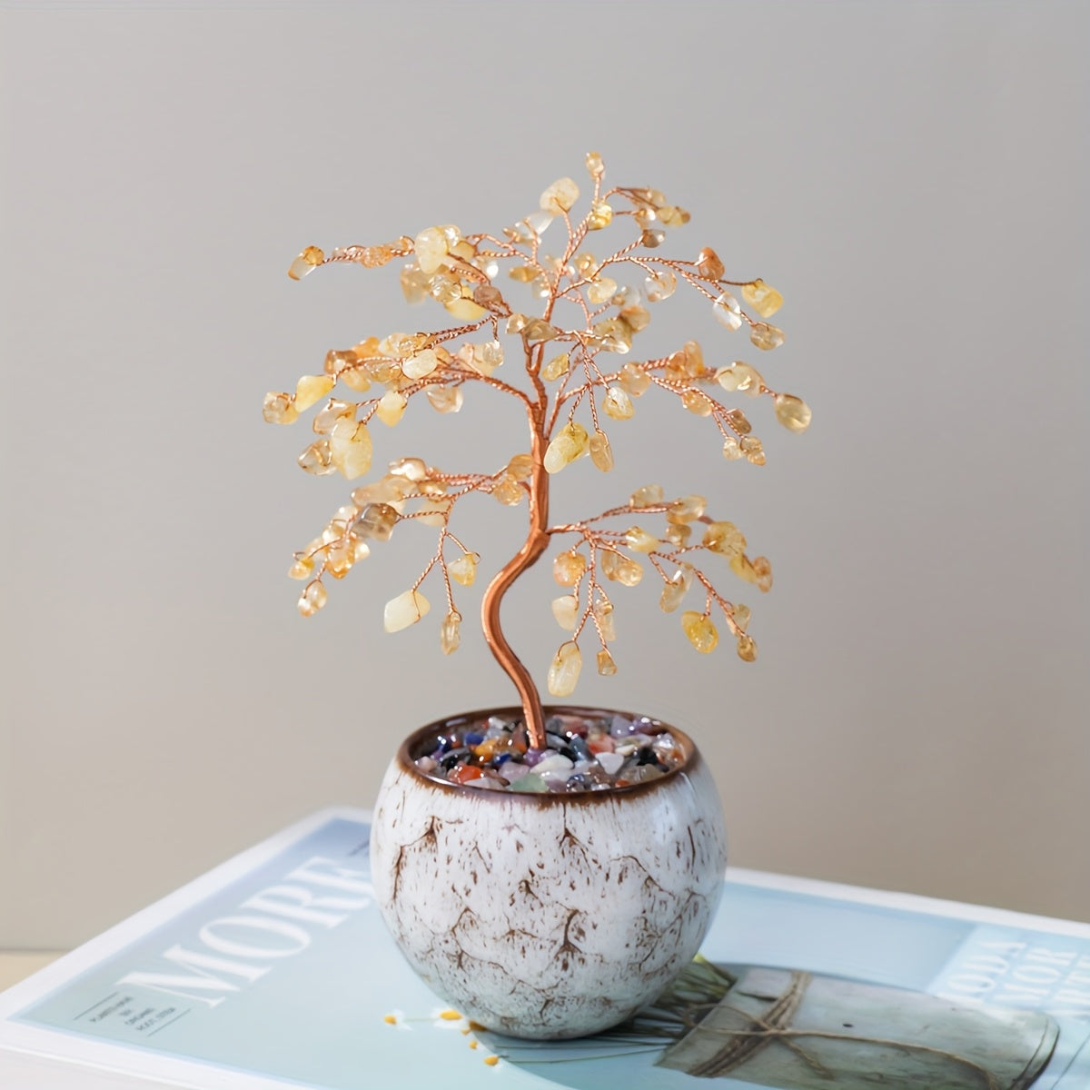 עץ קריסטלים קטן – מתנה שמאירה את הבית