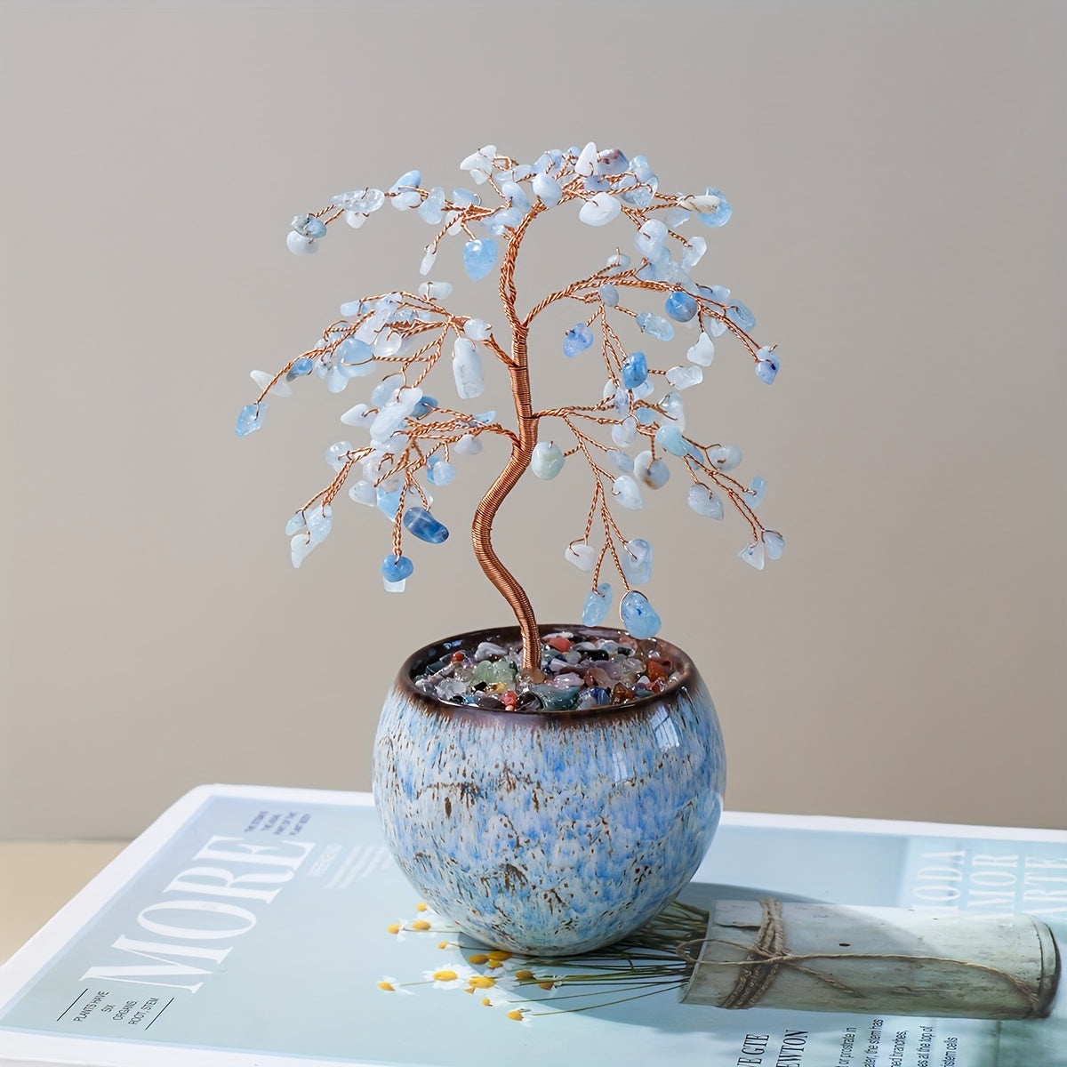 עץ קריסטלים קטן – מתנה שמאירה את הבית