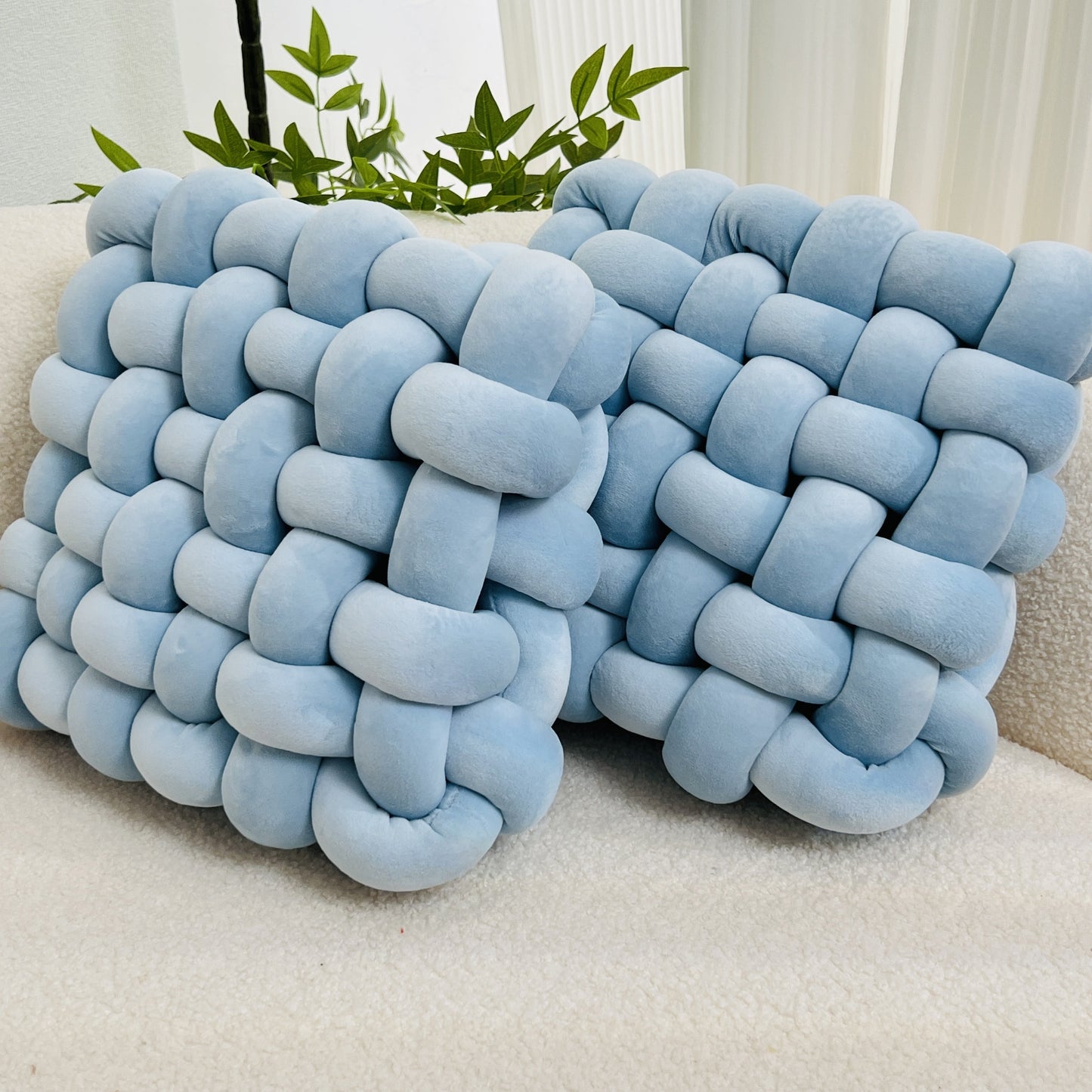 סט 2 כריות קשר — רכות, שמנות וממכרות