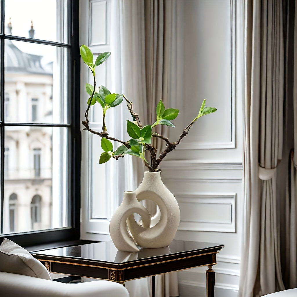 אגרטל קרמי אבסטרקטי – מינימליזם חם שמרכך את החלל