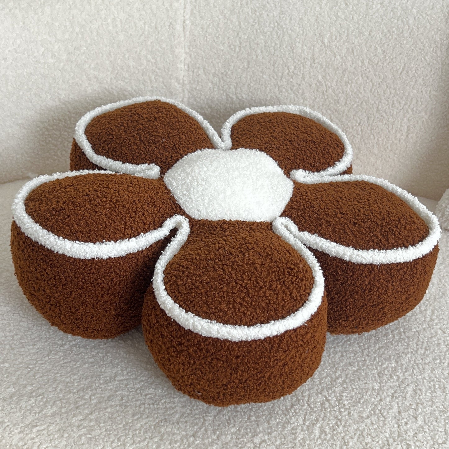 כרית פרח גיאומטרית – כיסוי פוליאסטר רך, ניתנת לכביסה