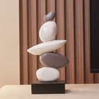 פסל “אבני איזון” — מראה טבעי, נוכחות יוקרתית