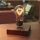 נורת לב מרחפת — מנורת שולחן רומנטית בנגיעה