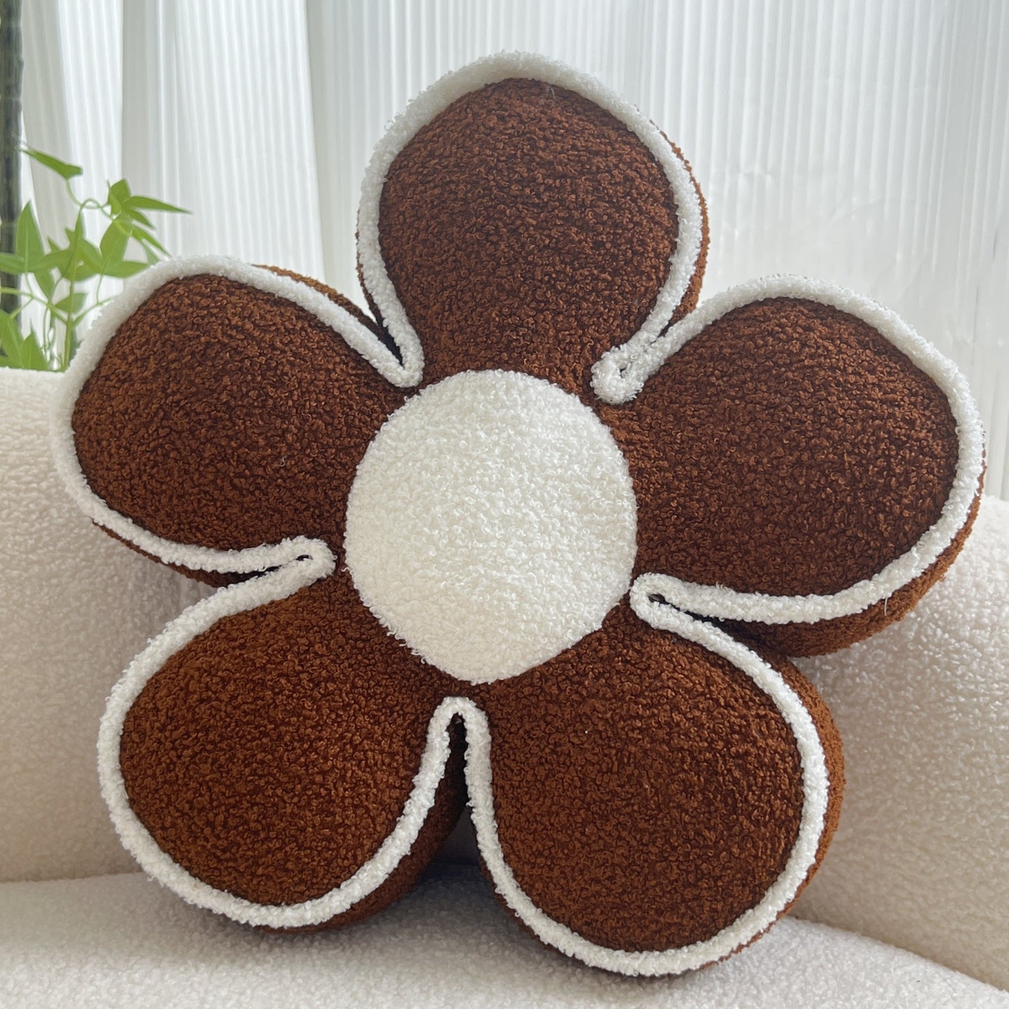 כרית פרח גיאומטרית – כיסוי פוליאסטר רך, ניתנת לכביסה