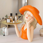 נערת הכובע – מגש דקור רזין אלגנטי