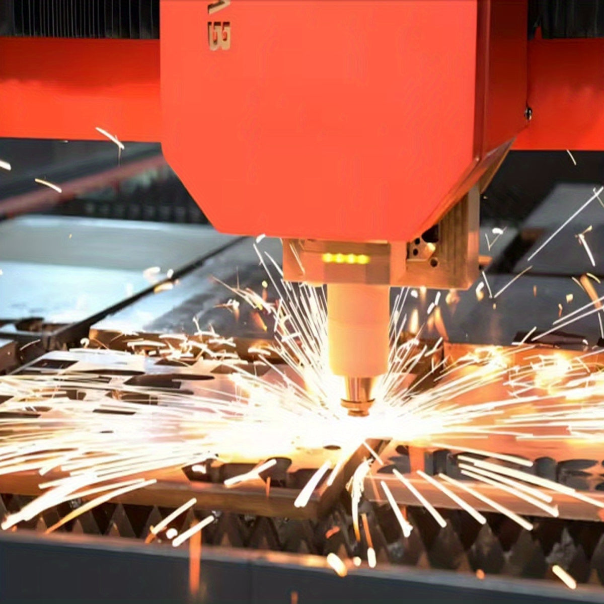 פסלון אייל מברזל על בסיס עץ — נקודת יופי שמחממת כל חלל