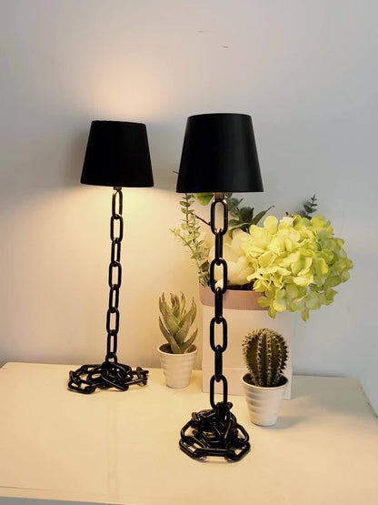 מנורת שרשרת שחורה – טאצ’ אחד לאור בדיוק כמו שאתם אוהבים