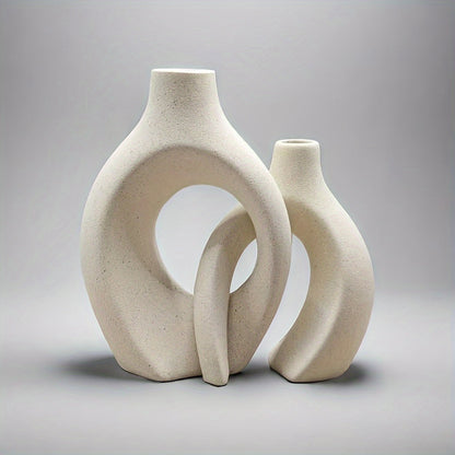 אגרטל קרמי אבסטרקטי – מינימליזם חם שמרכך את החלל