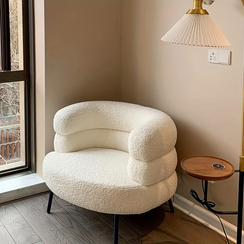 כורסא מעוגלת מפלוש — מושלמת לפינת איפור, סלון או מרפסת
