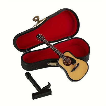 גיטרה מיניאטורית מעץ — עם מעמד וקופסה — פריט נוי שמנגן על הנוסטלגיה