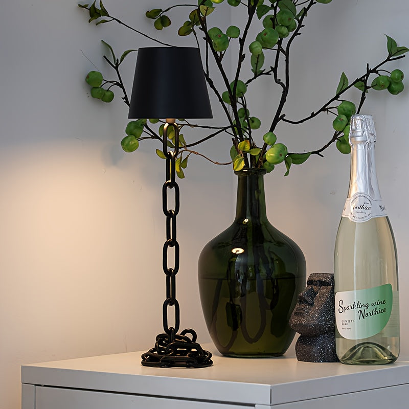 מנורת שרשרת שחורה – טאצ’ אחד לאור בדיוק כמו שאתם אוהבים